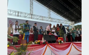 कांग्रेसद्धारा श्रेष्ठलाई सम्मान कांग्रेसद्वारा ज्येष्ठ सदस्य मथुराप्रसाद श्रेष्ठलाई सम्मान