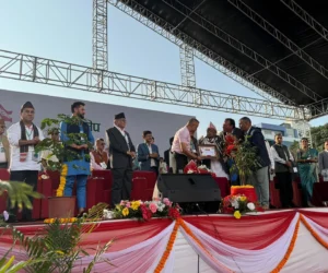 कांग्रेसद्वारा ज्येष्ठ सदस्य मथुराप्रसाद श्रेष्ठलाई सम्मान