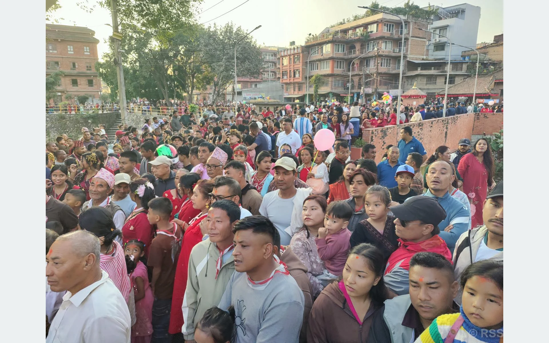ब्रह्मायणी जात्रा : बिहानैदेखि भीड
