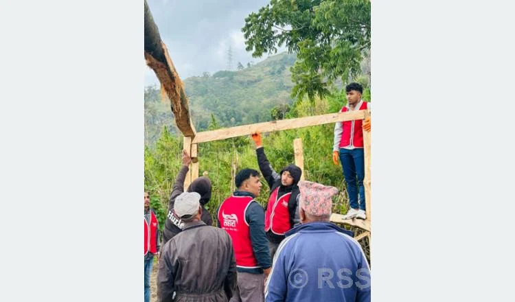 पहिरो प्रभावितलाई श्रमदानबाट अस्थायी आवास