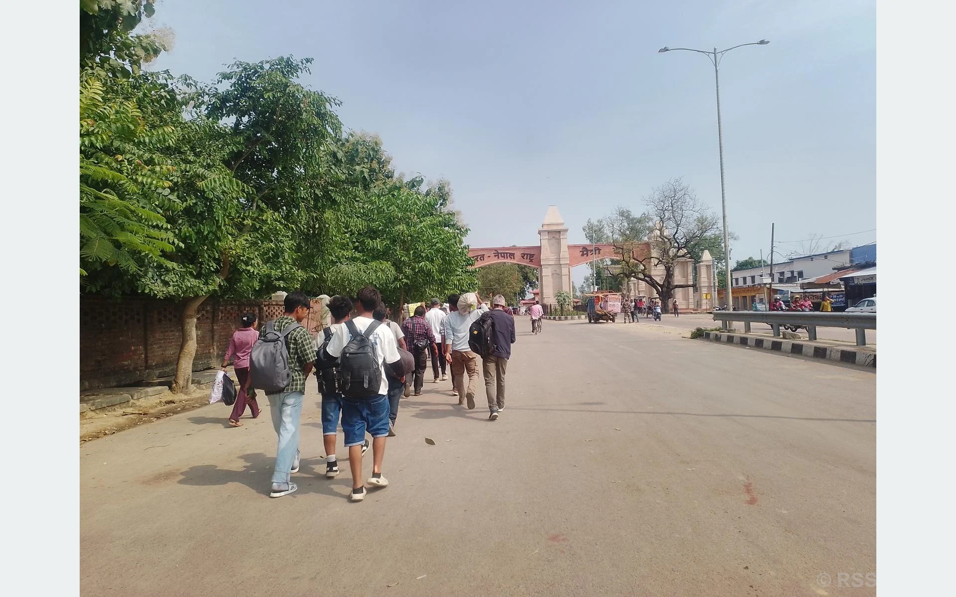सीमापारी जाने उपभोक्ता घट्दै, नेपालगञ्जमा बढ्यो चहलपहल