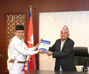 मधेसी आयोगद्वारा प्रदेश प्रमुखसमक्ष आठौँ वार्षिक प्रतिवेदन पेस