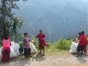 बाढी प्रभावित क्षेत्रमा गैरसरकारी संस्थाका राहत कार्यक्रम