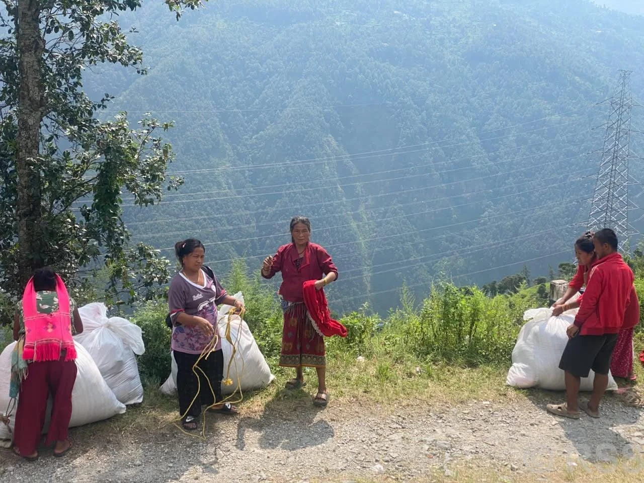 बाढी प्रभावित क्षेत्रमा गैरसरकारी संस्थाका राहत कार्यक्रम