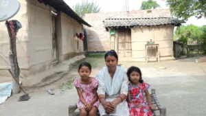 बाढीले खोस्यो दसैँको टीका, बेपत्ता आफन्तको पर्खाइमा खाली निधार