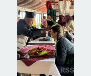 घोडेपानीमा पर्यटकले पनि मनाए दशैं