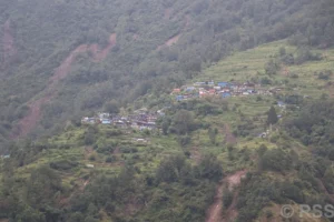पाउद्वार गाउँ प्राकृतिक नाकाबन्दीमा