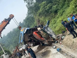 दाउन्ने दुर्घटनामा छ जनाको मृत्यु