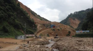 बाढीले थपियो चुनौती, काभ्रेका खानी तथा क्रसरको नियमन कमजोर