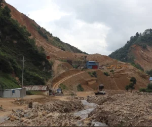 बाढीले थपियो चुनौती, काभ्रेका खानी तथा क्रसरको नियमन कमजोर