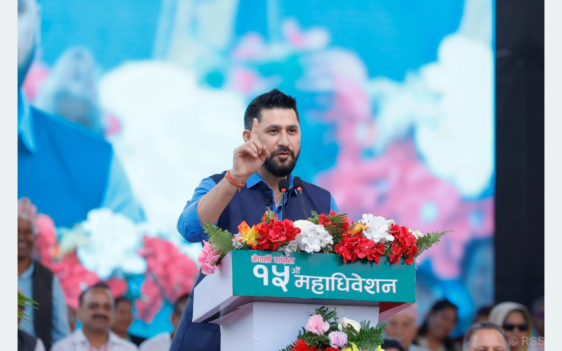लोकतान्त्रिक मूल्य र मान्यताबाट डगमगाउनेवाला छैनौँः सभापति लामिछाने