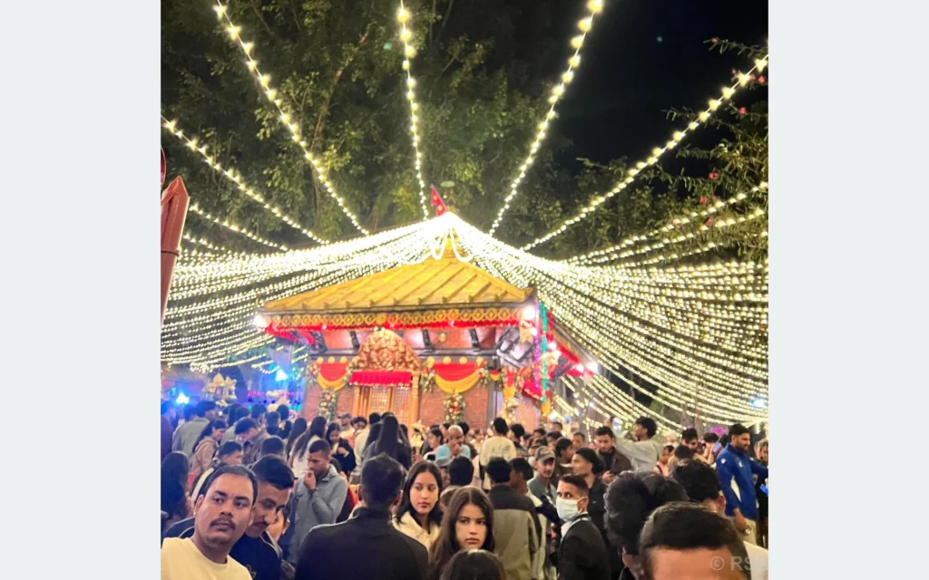 झिलिमिली बत्तीले सिङ्गारिए काठमाडौँका मठमन्दिर तथा शक्तिपीठ
