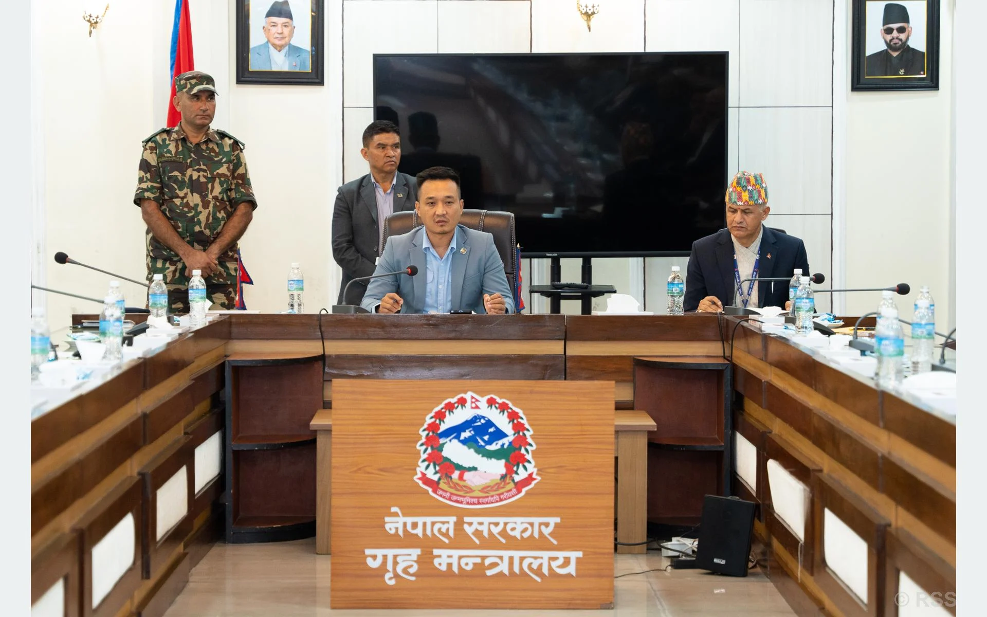 व्यवसायमैत्री वातावरण बनाउन सरकार प्रतिबद्ध छः गृहमन्त्री गुरुङ