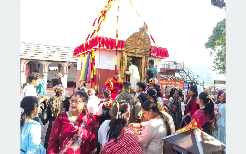 आश्विन शुक्ल पूर्णिमा :  नवदुर्गाको प्रसाद र आशीर्वाद थाप्ने आज अन्तिम दिन