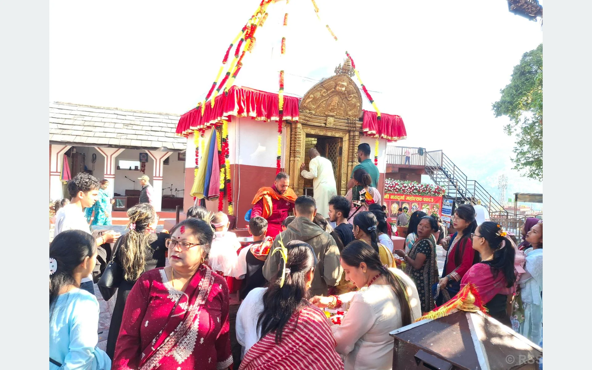 आश्विन शुक्ल पूर्णिमा :  नवदुर्गाको प्रसाद र आशीर्वाद थाप्ने आज अन्तिम दिन
