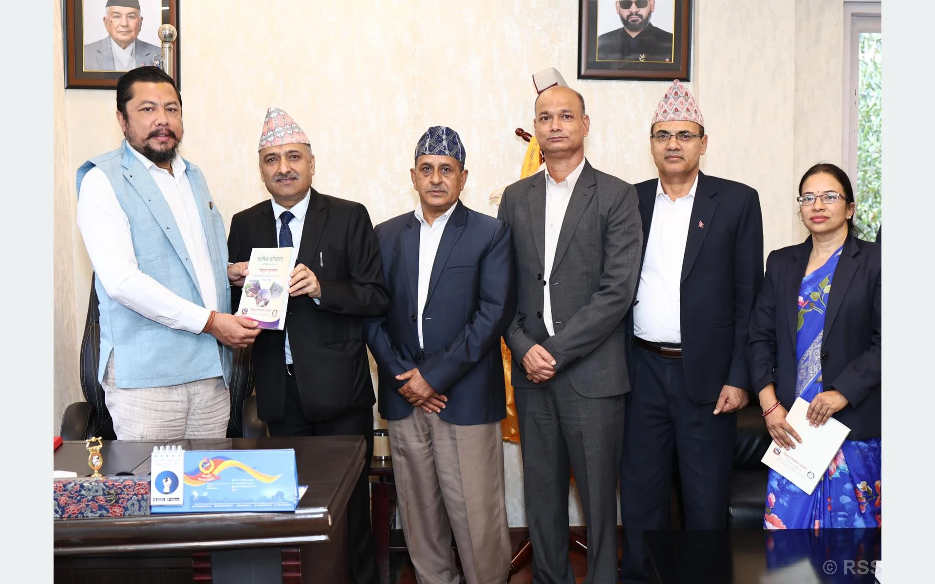 ऊर्जामन्त्रीद्वारा ऊर्जा प्रणाली विविधीकरण र लगानीमैत्री नियमनमा जोड