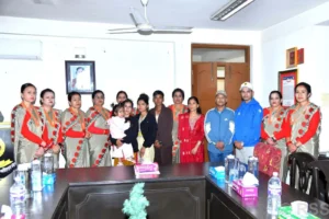 सशस्त्र प्रहरीका कर्मचारीलाई राहत रकम हस्तान्तरण