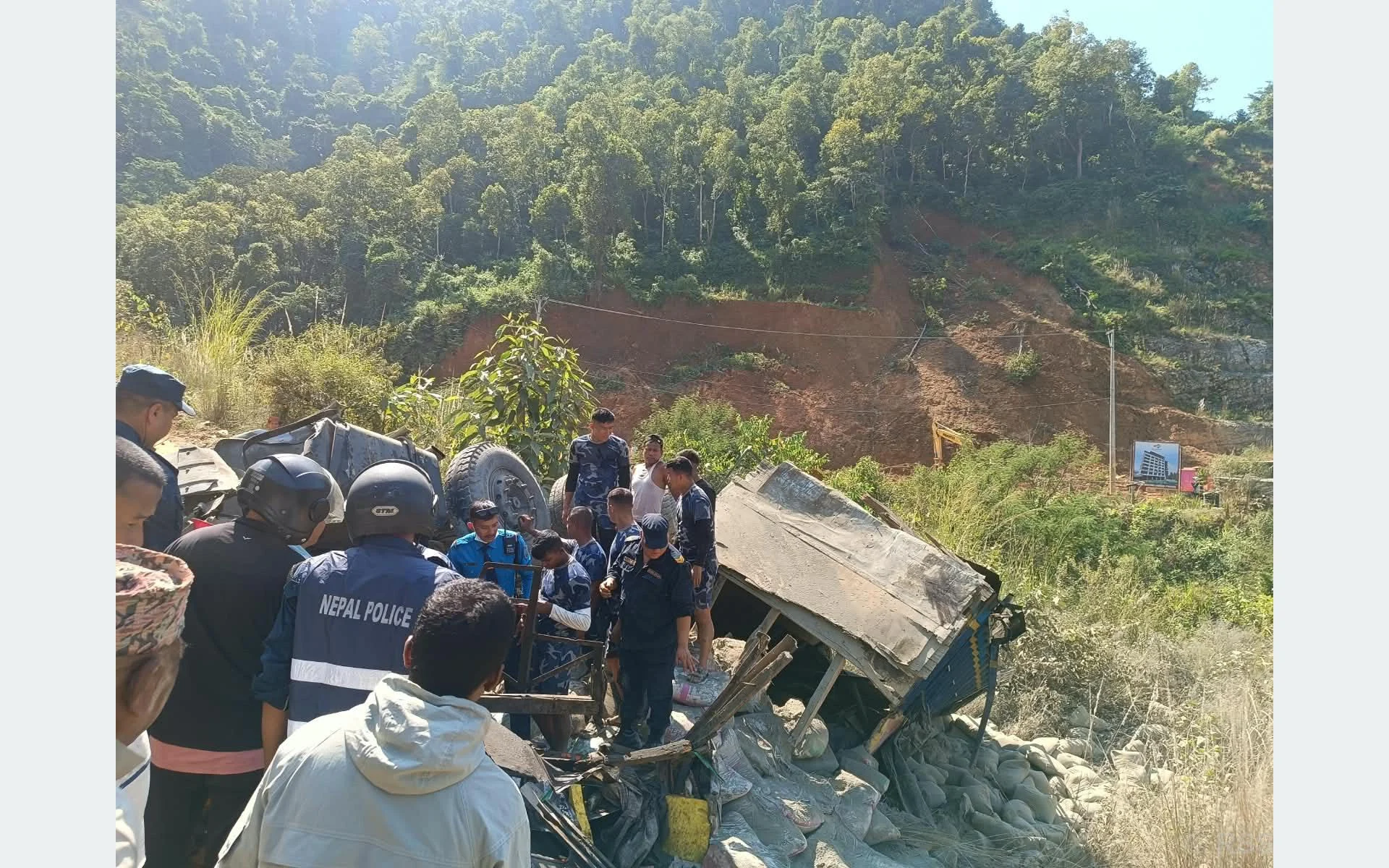 ट्रक दुर्घटनामा चालकको मृत्यु