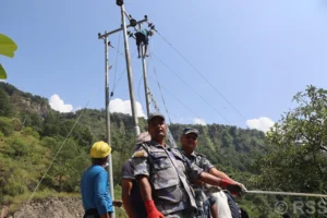 बाढी पहिरो प्रभावित स्थानमा  विद्युत आपूर्ति पूर्ववत्