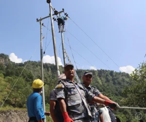 बाढी पहिरो प्रभावित स्थानमा  विद्युत आपूर्ति पूर्ववत्