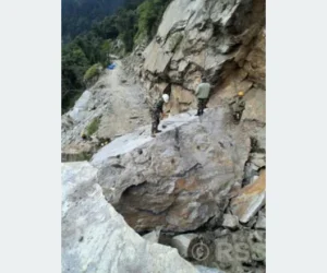 अवरुद्ध खाँदबारी–किमाथाङ्का  सडक पुनः सञ्चालनमा