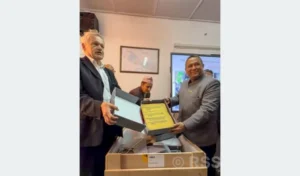 परराष्ट्रमन्त्री खनाललाई १३औँदेखि २०औँ शताब्दीसम्मका आठ सयभन्दा बढी ऐतिहासिक दस्तावेज हस्तान्तरण