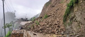 बाढीपहिरोले पाँच स्थानका सडक अवरुद्ध, कान्तिलोकपथमा राति गाडी चलाउन नपाइने