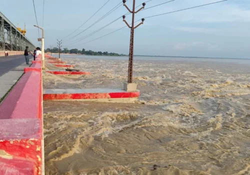 कोशी ब्यारेजमा पानीको बहाव एक लाख ६५ हजार क्युसेक प्रतिसेकेण्ड, २३ ढोका खुला