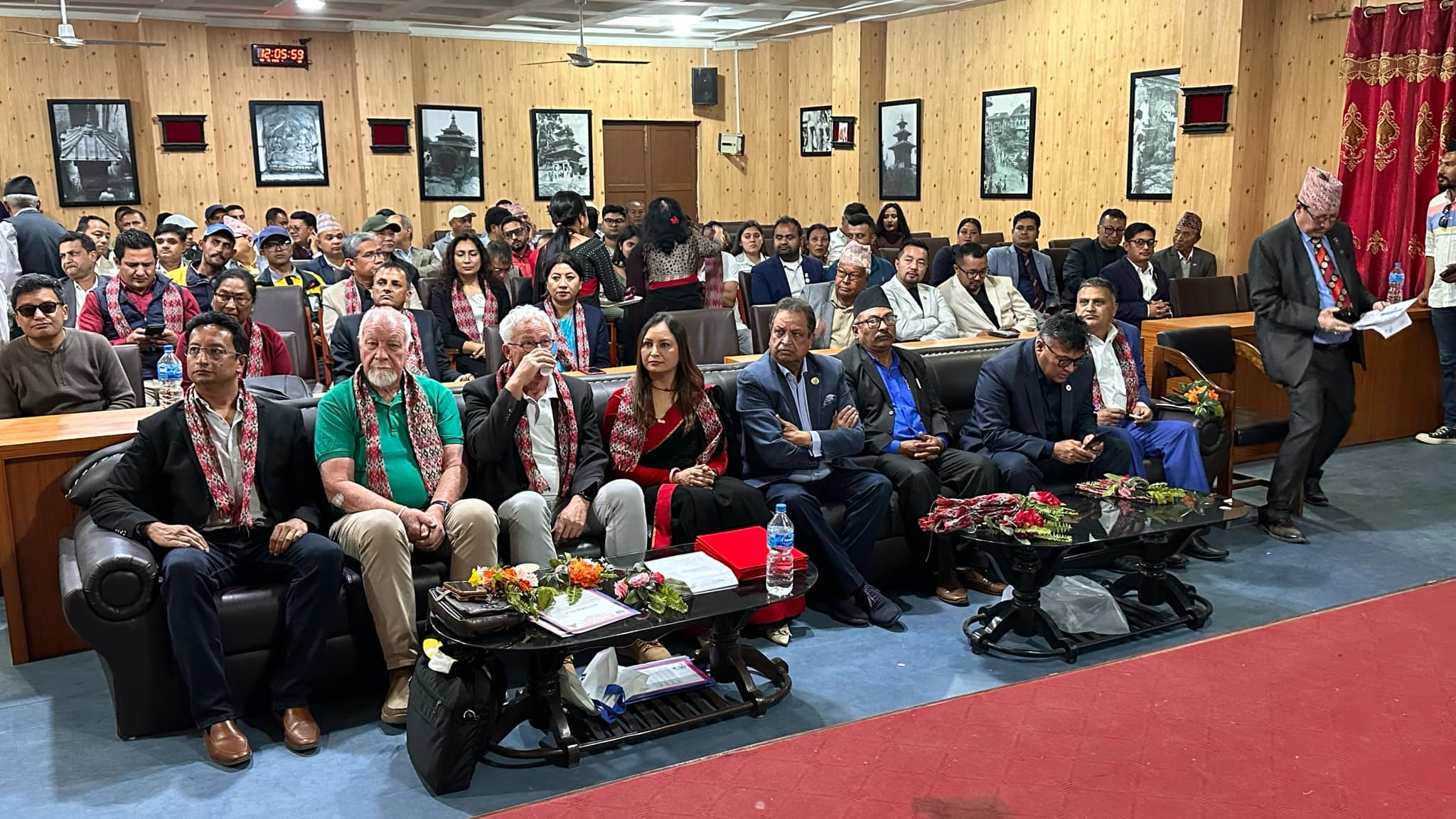 विभिन्न ४ अस्पताललाई रोटरी क्लव अफ् धुलिखेलले ३६ थान हेमोडायलासिस मेसिन उपलव्ध