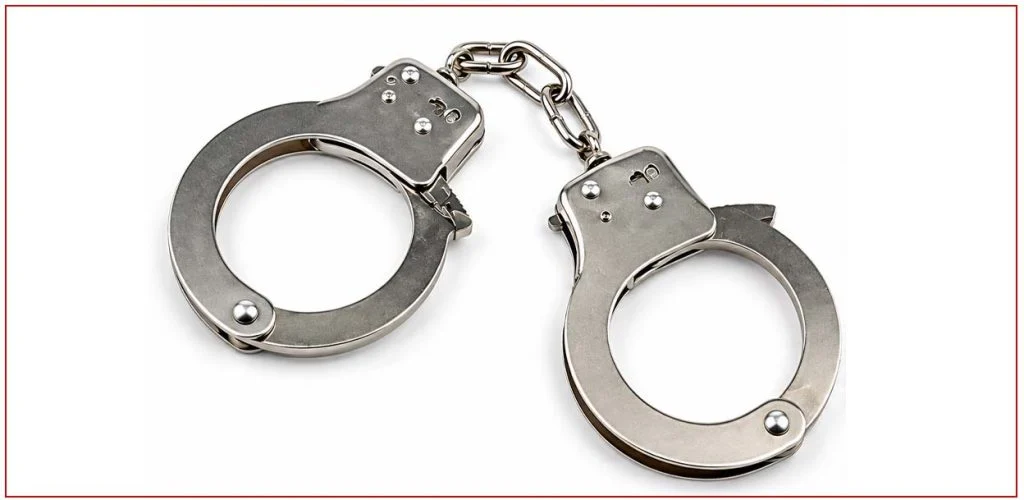 पक्राउ पर्दैमा हत्कडी होइन, जोखिम भए मात्रै लगाउनू : सर्वोच्च