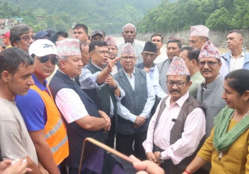 पूर्वप्रधानमन्त्री नेपालद्वारा धादिङका बाढी प्रभावित क्षेत्रको अवलोकन