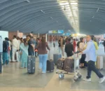 दसैँको दोस्रो दिन पनि रोकिएन विदेसिने युवाको लर्को, रोजगारीको खोजीमा 	बिदेसिँदै नेपाली