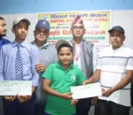 न्यू किबो बोर्डिङका दुई विद्यार्थीलाई शीतल छहारी नेपालद्वारा ५०–५० हजार सहयोग