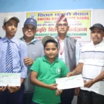 न्यू किबो बोर्डिङका दुई विद्यार्थीलाई शीतल छहारी नेपालद्वारा ५०–५० हजार सहयोग