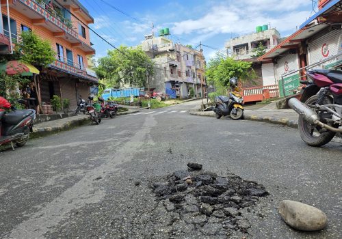 धादिङको मिलनटोलमा सडक भासियो 