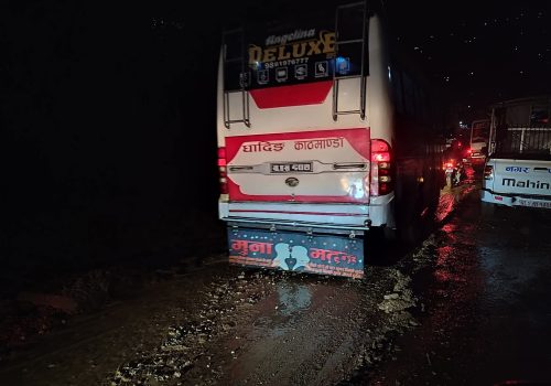 पहिरोले अवरुद्ध धादिङबेसी–मलेखु सडक खण्ड एकतर्फी खुल्यो 