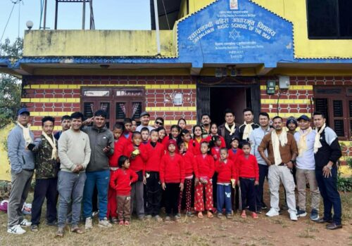 धादिङमा अपाङ्गता भएका बालबालिकालाई खाद्यान्न तथा स्विटर वितरण 