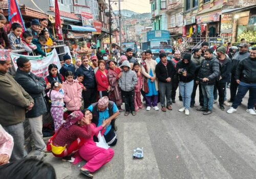 धादिङबेसी बीच बजारमा सडक नाटक प्रदर्शन 