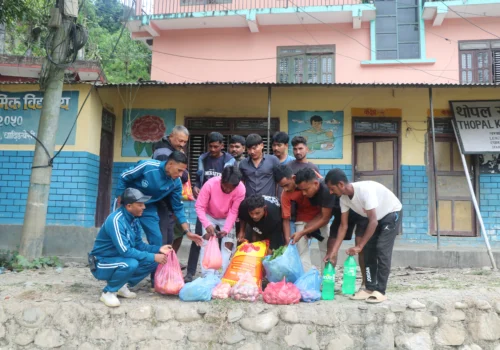 अलपत्र मजदुरलाई नीलकण्ठ नगरपालिकाको दशैं राहत