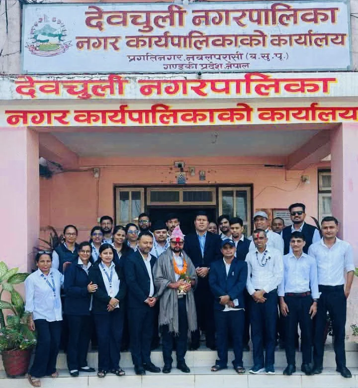 ६ वर्ष ४ महिना देवचुलीमा सेवा गरेका प्रशासकीय अधिकृत सापकोटाको रघुगंगा गाउँपालिकामा सरुवा